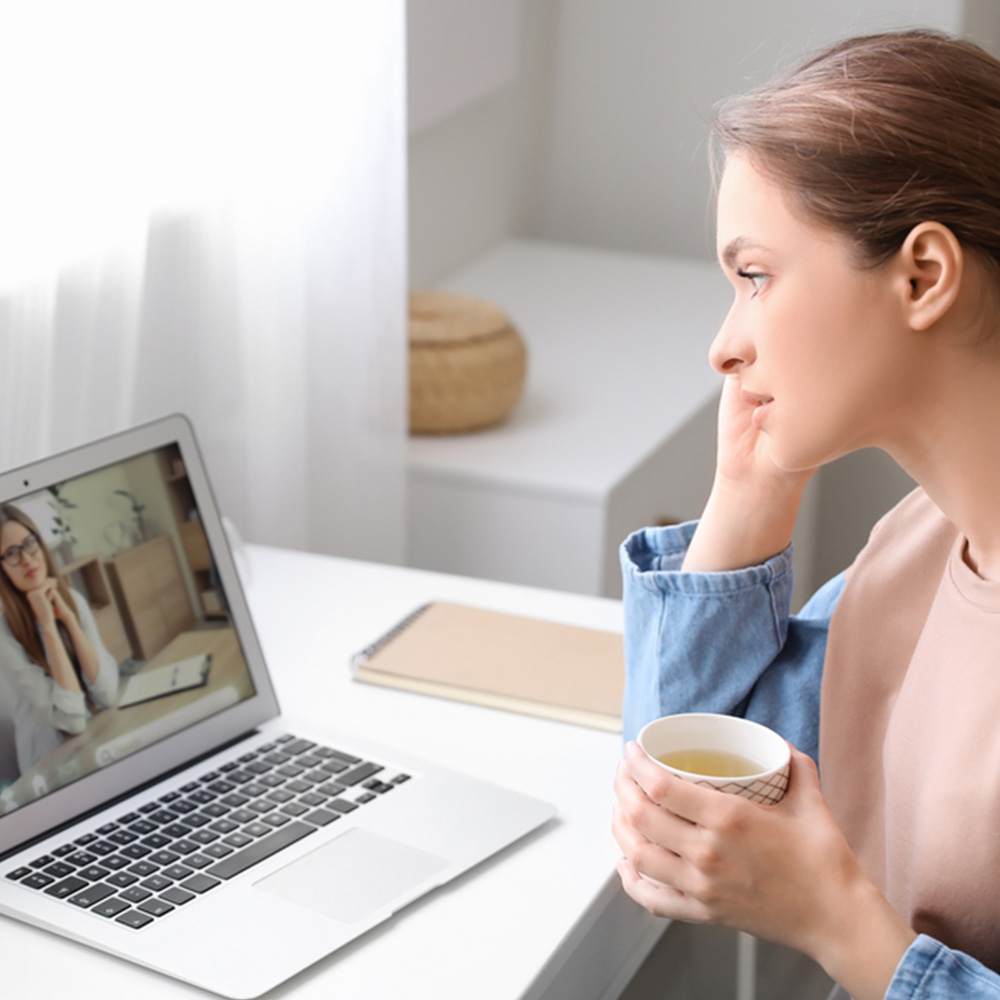 mujer-en-terapia-virtual-psicologo